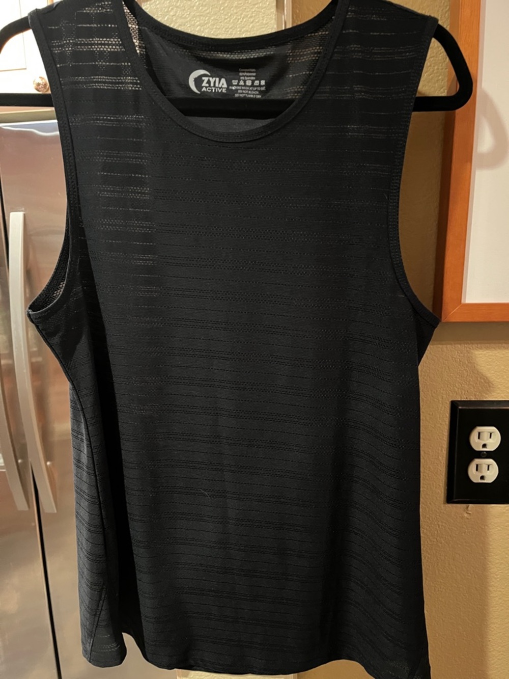 ZYIA Active Black Textured muscle Athletic Tank NWOT